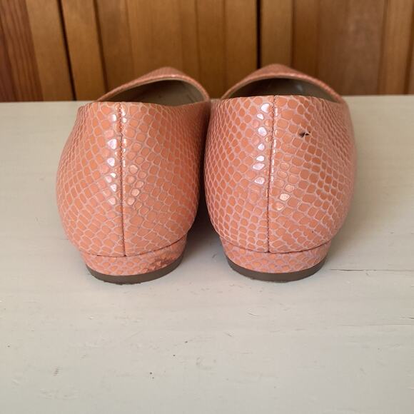 Vionic Peachy Pink Embossed Leather Lena Flats, Size 7 - Picture 5 of 16